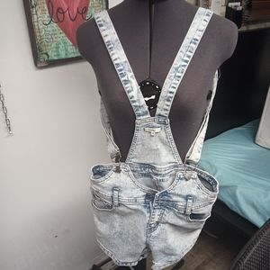 Jean shorts with suspenders